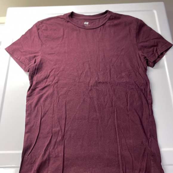 Maroon H&M T Shirt - Picture 1 of 2